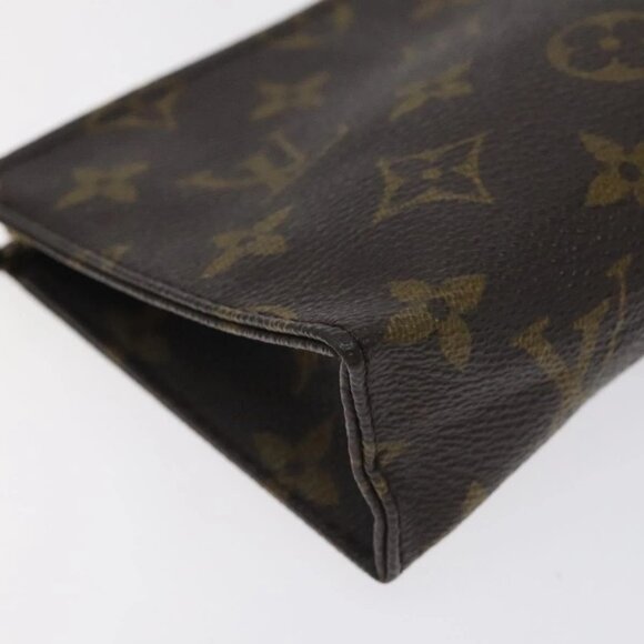 LOUIS VUITTON Monogram Poche Toilette 15 Pouch - Picture 13 of 16